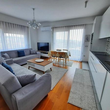 Luxury Sky View Apartment Pristina Exterior foto