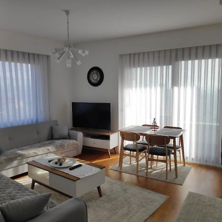Luxury Sky View Apartment Pristina Exterior foto